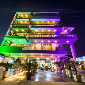 Hotel Sky, Gurgaon